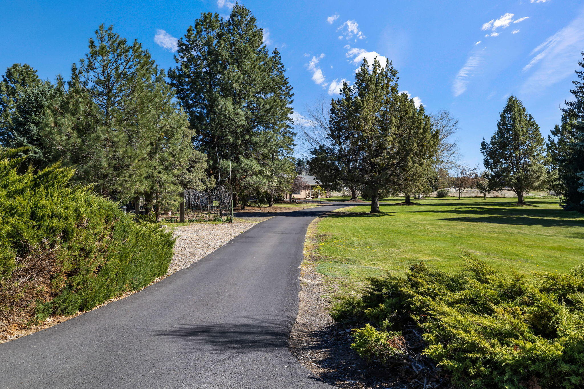 21473 Keyte Lane Bend, OR 97701 - Photo 35 of 60 2025_04_17_21473_keyte_lane-4