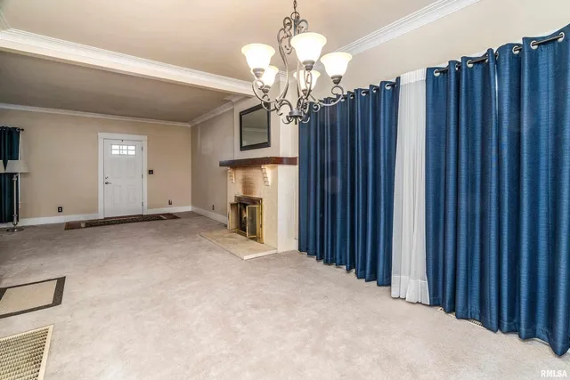 $210,000 | 311 West Poplar Street, Harrisburg, IL 62946