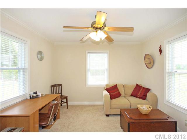6200 Wright Road Kannapolis, NC 28081 - Photo 10 of 11 a living room with furniture and a window