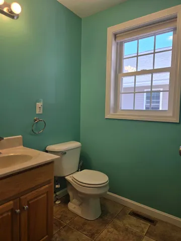 $359,000 | 230 Liberty Drive, Unit B, Pembroke, NH 03275