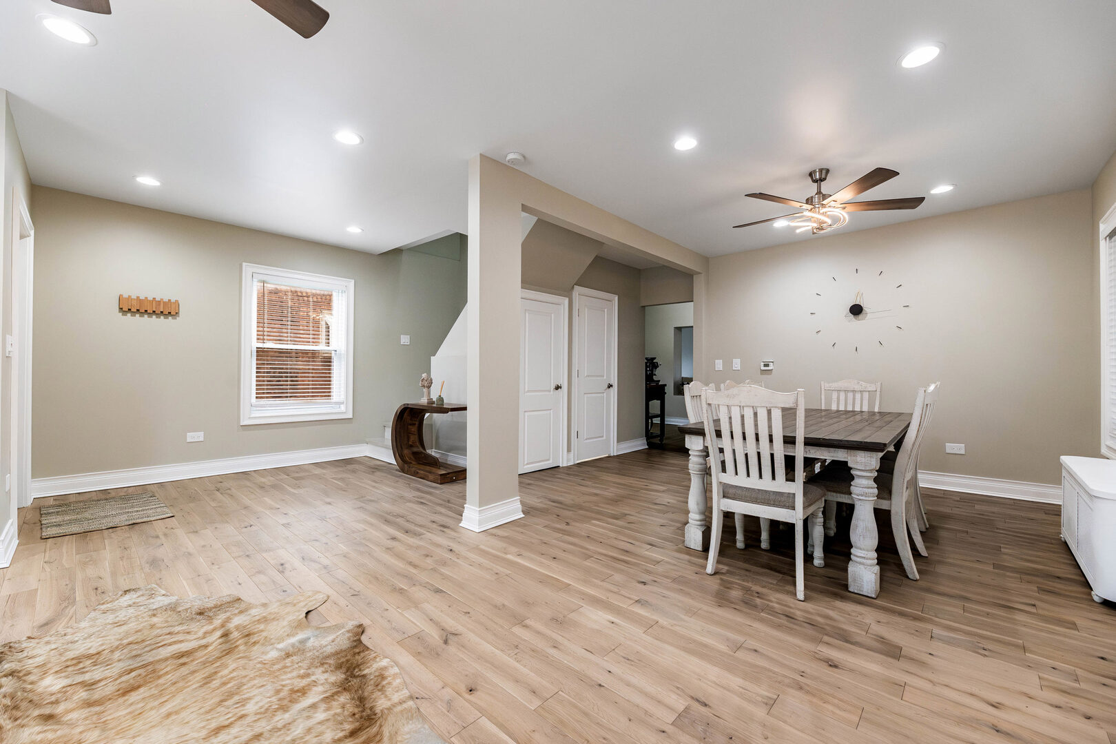 6017 South Monitor Avenue Chicago, IL 60638 - Photo 4 of 35