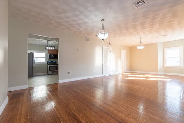 $2,100 | 29 Marlborough Avenue, Unit 2, Providence, RI 02907