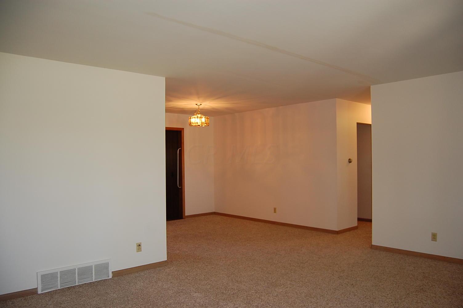 6203 Dublin Road Delaware, OH 43015 - Photo 10 of 21