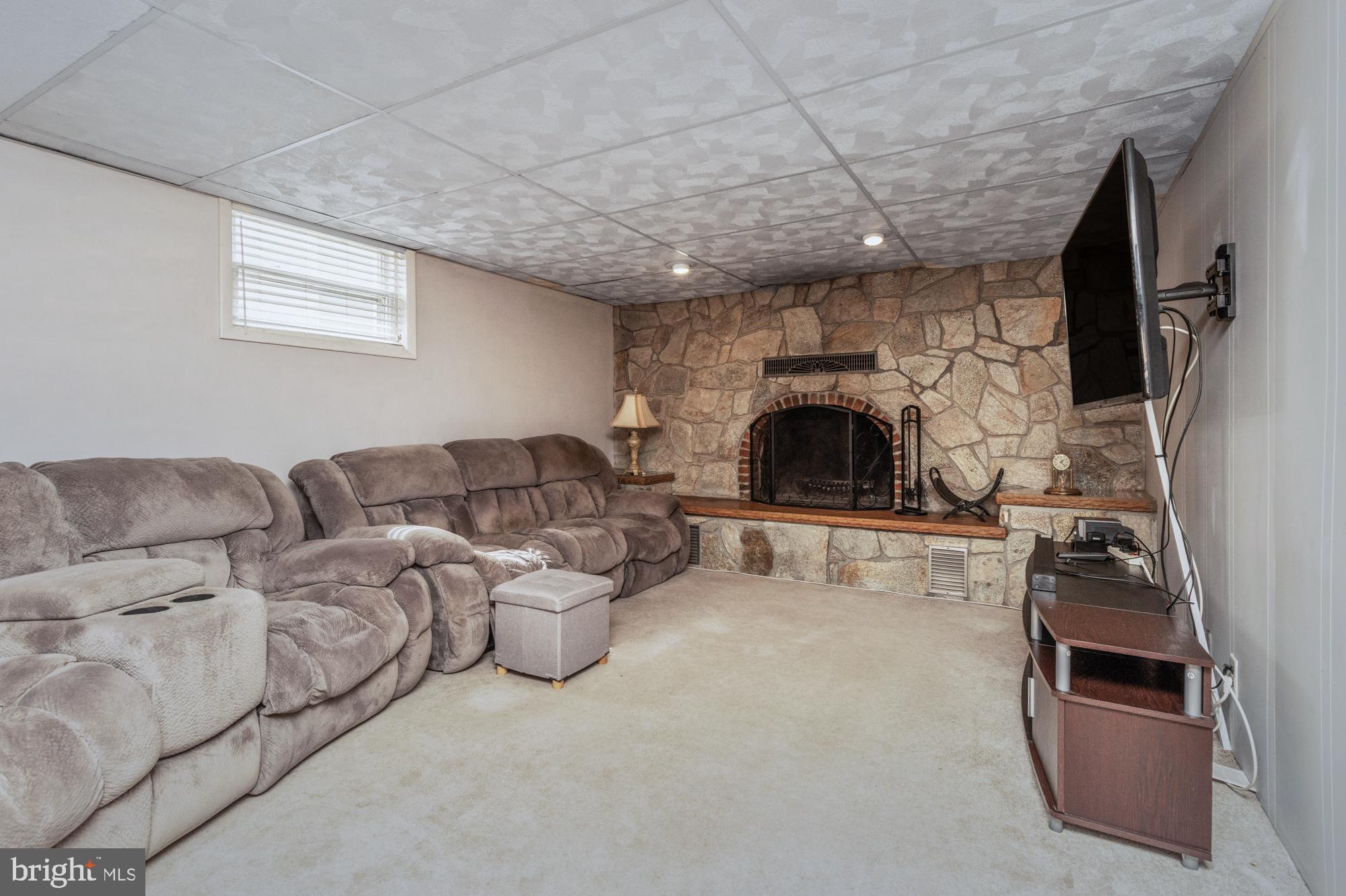 9202 Santa Rita Road Baltimore, MD 21236 - Photo 29 of 50 Family Room