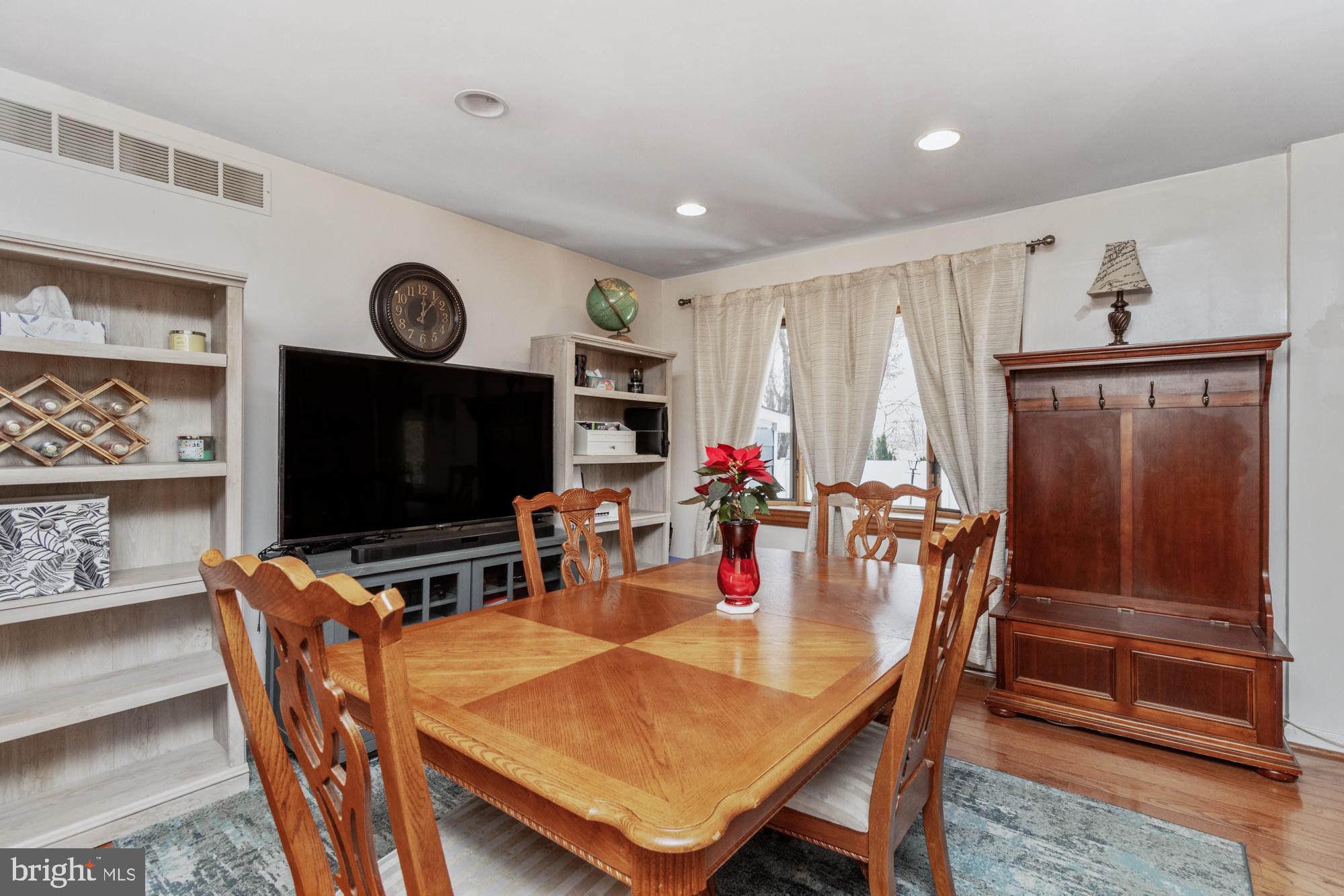 9202 Santa Rita Road Baltimore, MD 21236 - Photo 7 of 50 a dining room with furniture and window