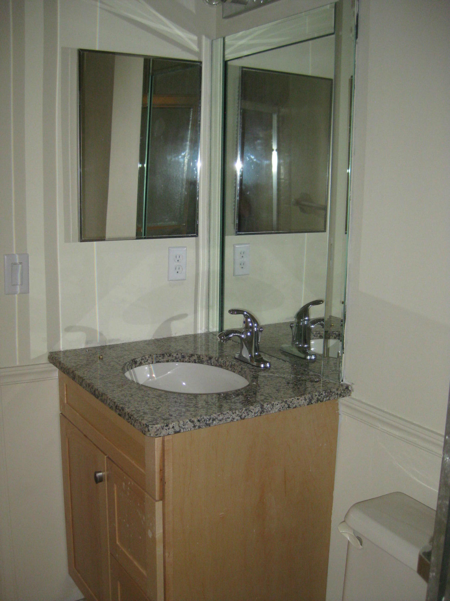 7736 Solimar Circle Boca Raton, FL 33433 - Photo 6 of 14 Guest bathroom