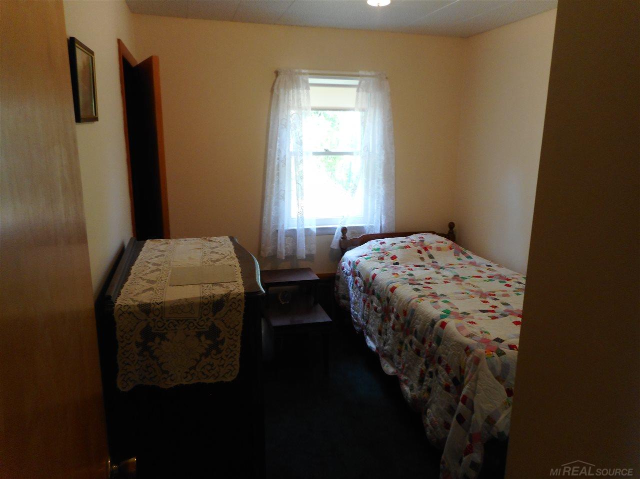 2935 South Lakeshore Road Applegate, MI 48401 - Photo 12 of 19 31350942-11.JPG