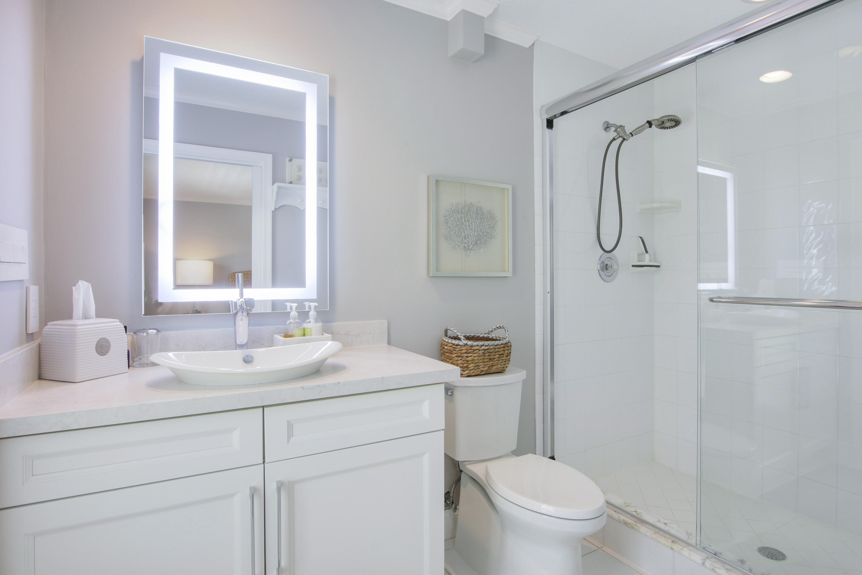 15 Bayview Road Tequesta, FL 33469 - Photo 23 of 43 Bathroom 3