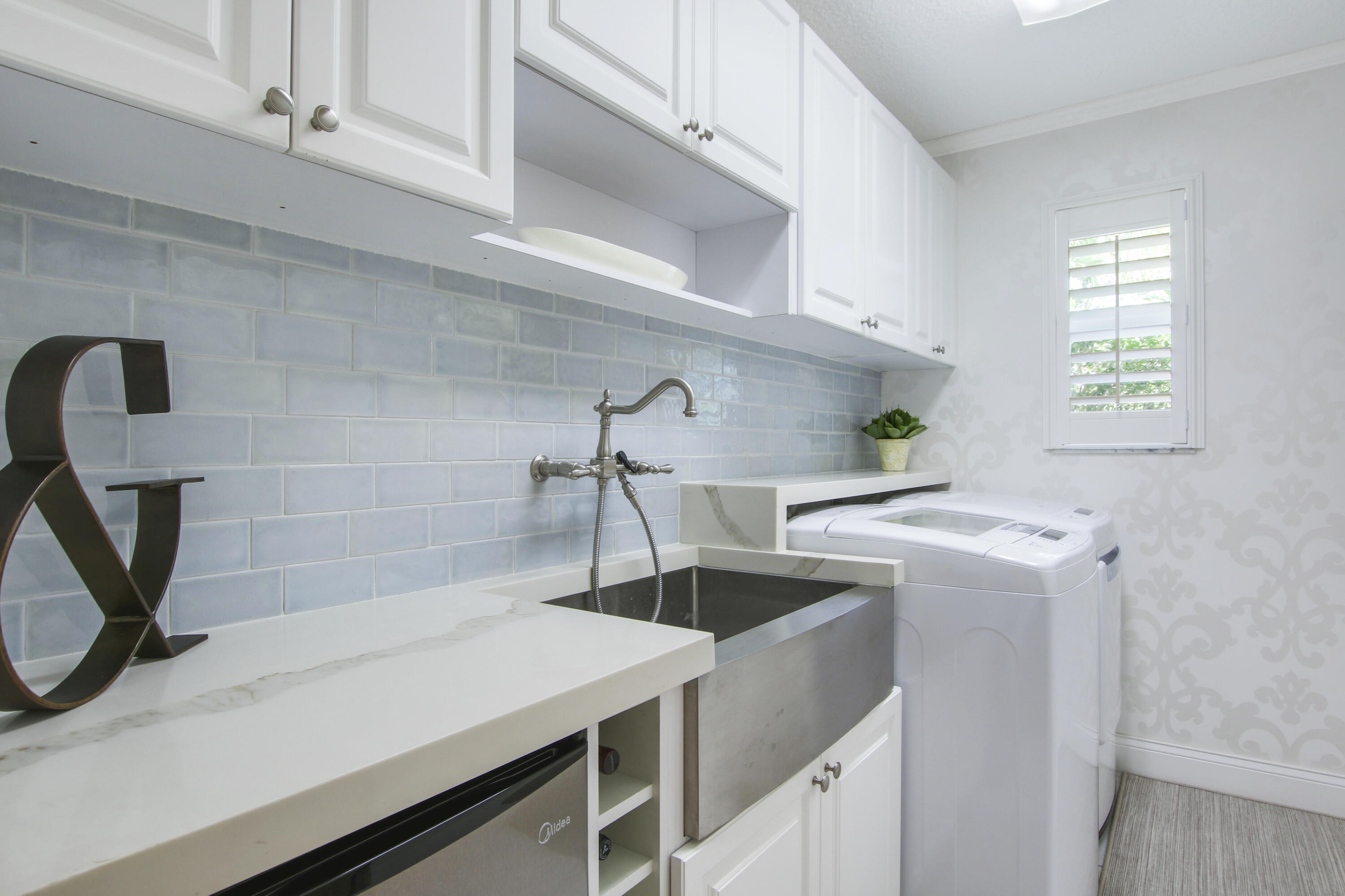 15 Bayview Road Tequesta, FL 33469 - Photo 30 of 43 Laundry Room