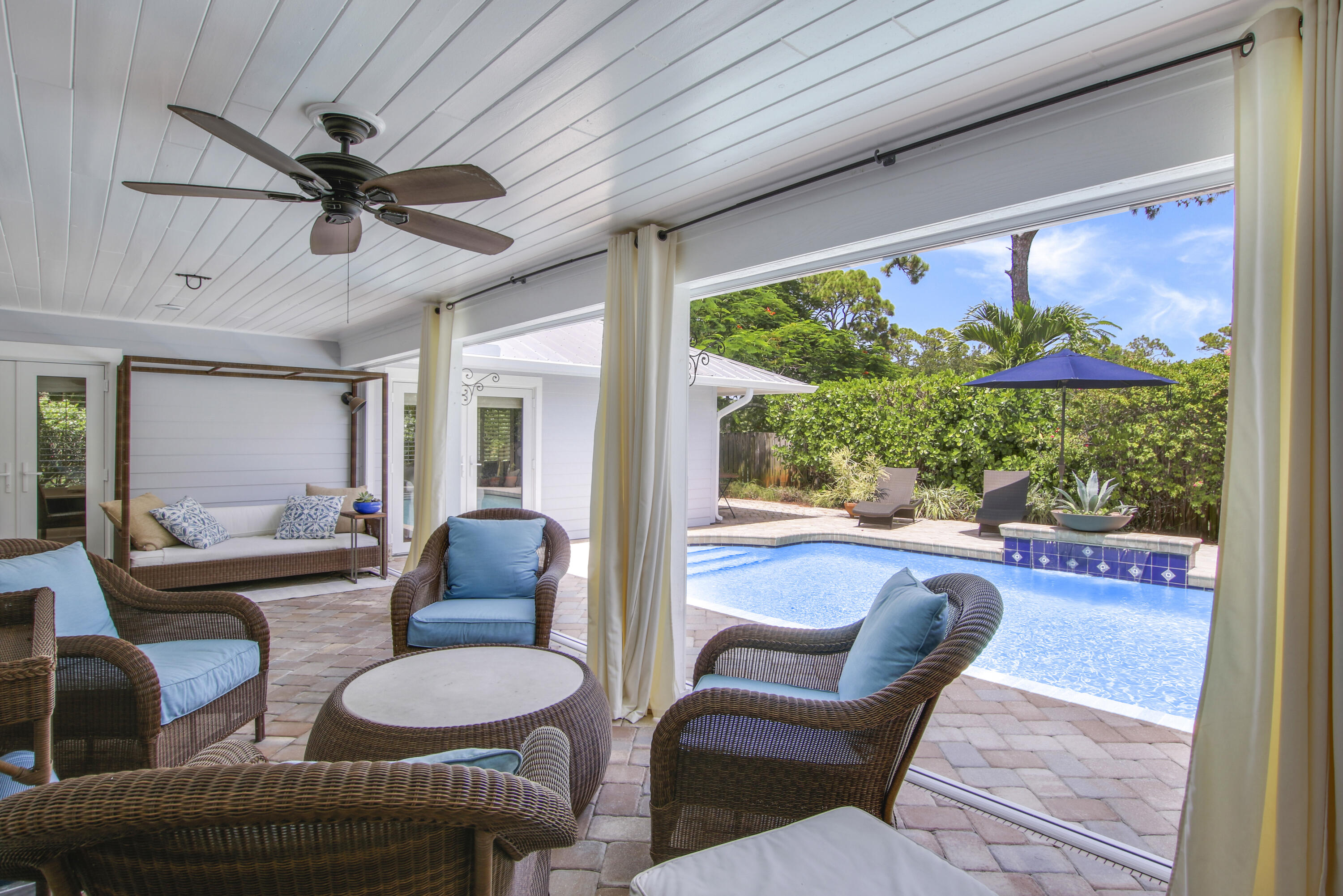 15 Bayview Road Tequesta, FL 33469 - Photo 32 of 43 Covered patio