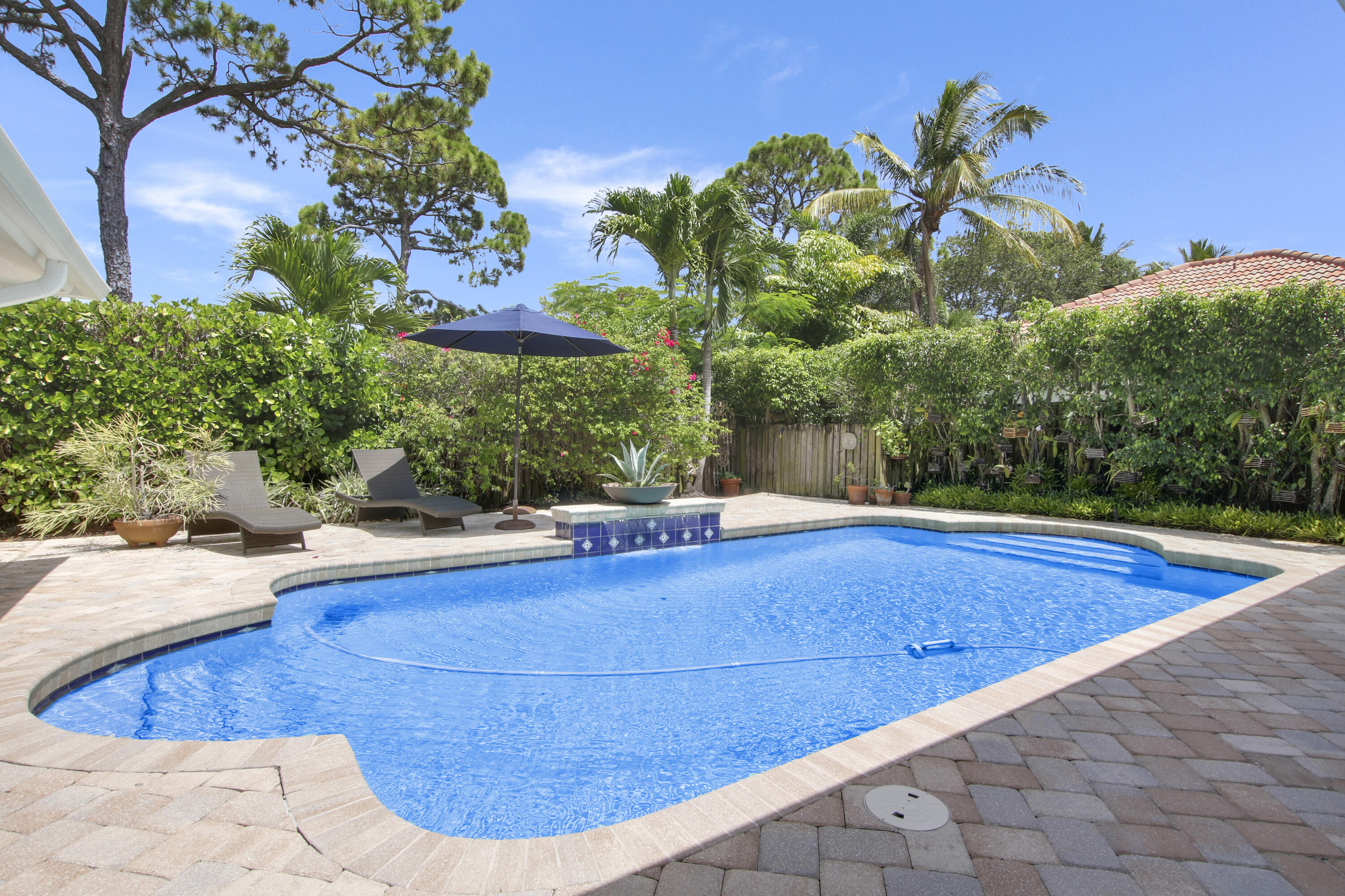 15 Bayview Road Tequesta, FL 33469 - Photo 33 of 43 Pool