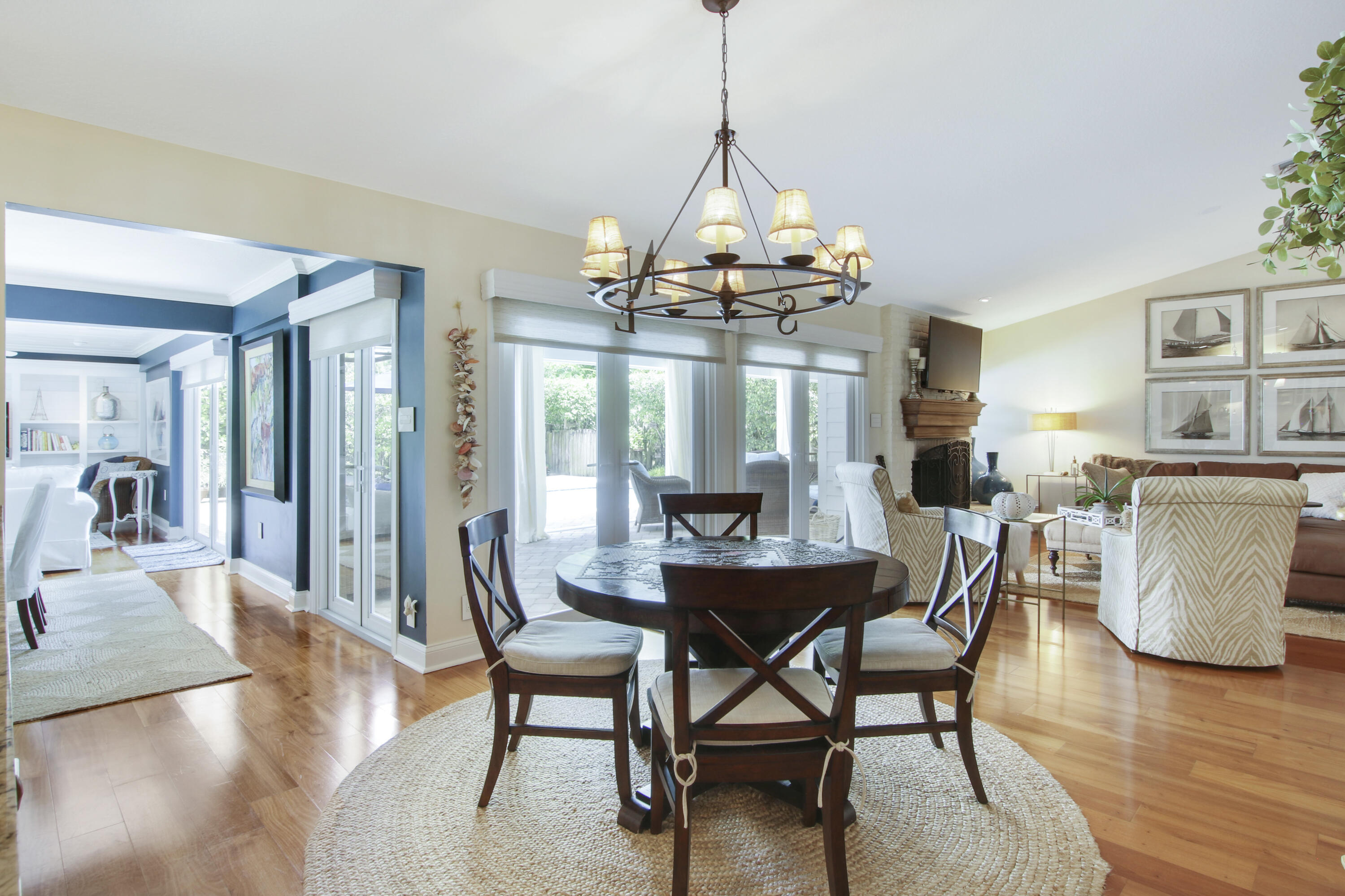 Casual dining area
