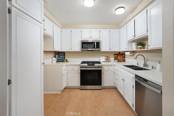 $575,000 | 24785 Sand Wedge Lane, Valencia, CA 91355