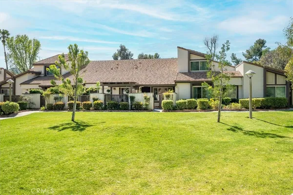 $575,000 | 24785 Sand Wedge Lane, Valencia, CA 91355