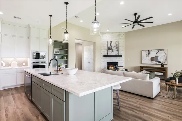 $797,600 | 1430 Bluebonnet Ridge Drive, Chappell Hill, TX 77426