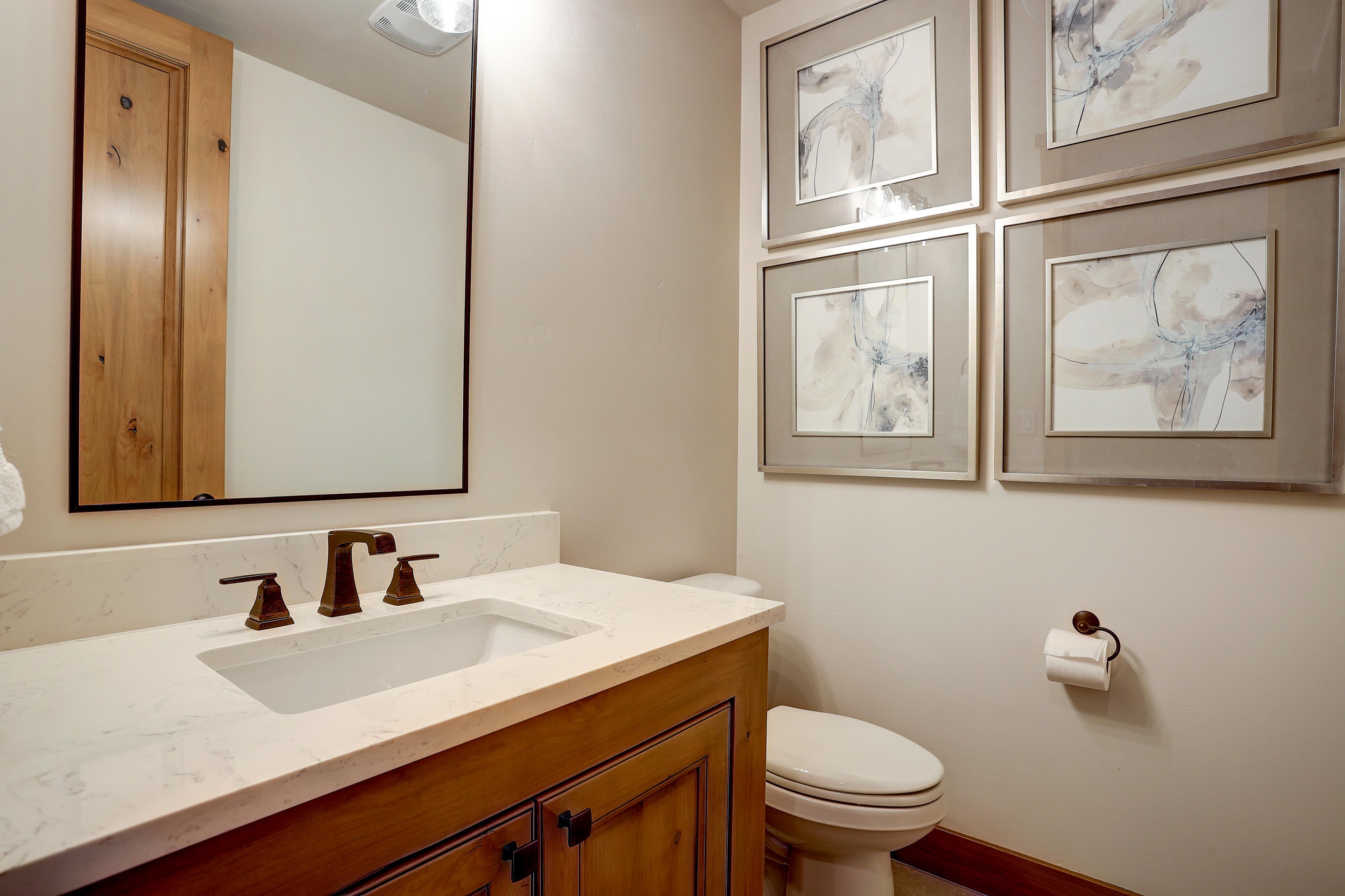 56248 Sable Rock Loop Bend, OR 97707 - Photo 26 of 87 Half Bath