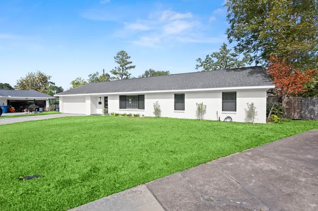 a view of outdoor space yard and front view of a house