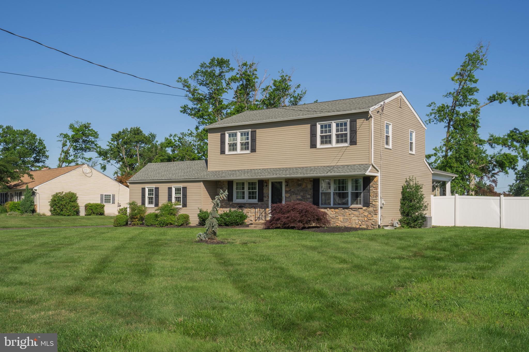 908 Rutledge Avenue Horsham, PA 19044 - Photo 3 of 32 Gallery Image 3