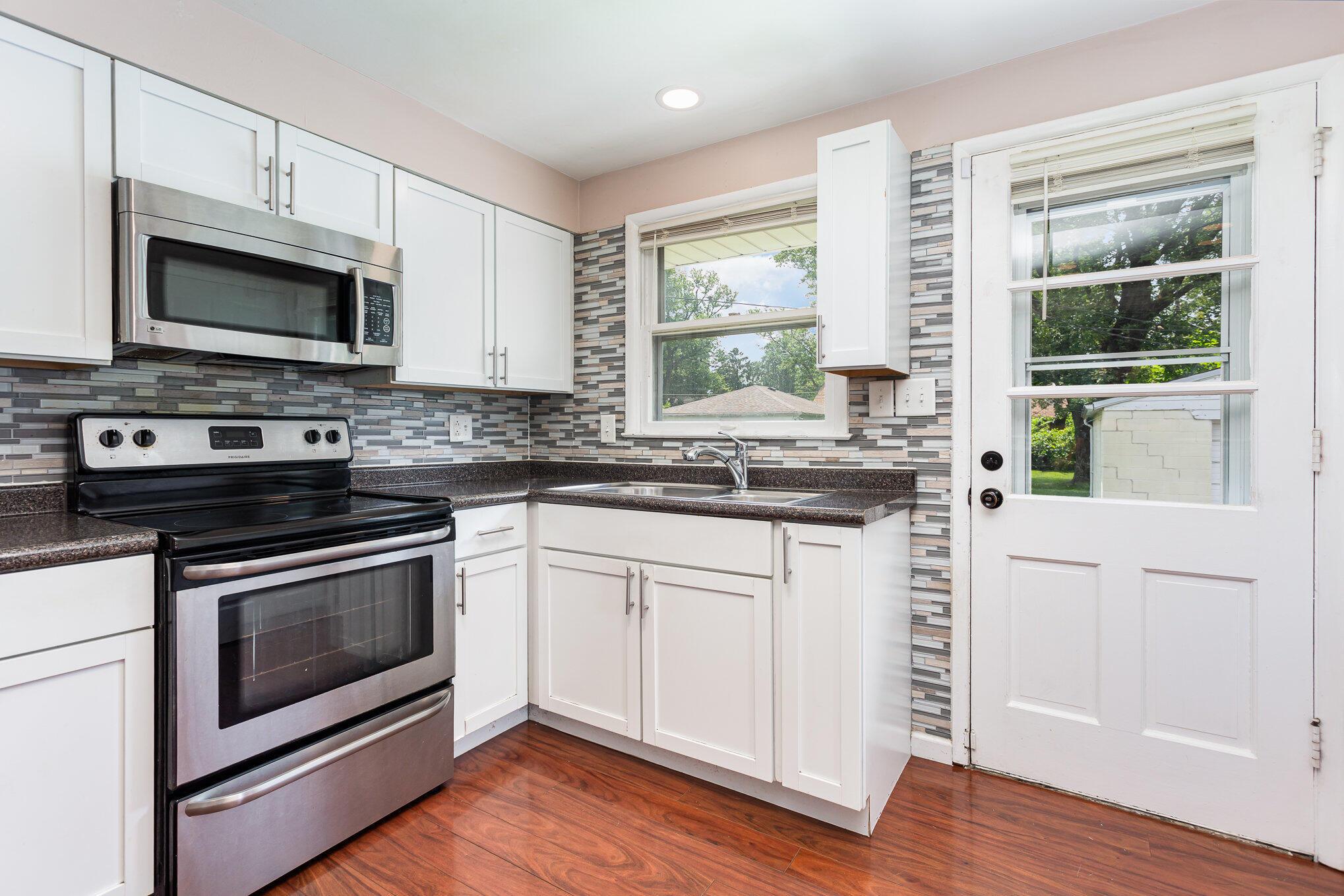 2115 Case Road Columbus, OH 43224 - Photo 9 of 25 Kitchen 2
