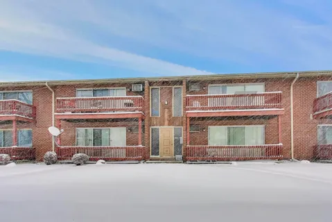 $87,000 | 553 Carroll Parkway, Unit 2C, Glenwood, IL 60425