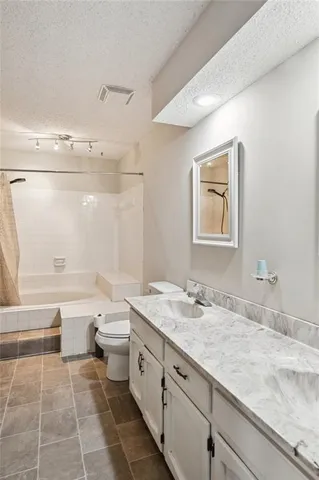 $230,000 | 7044 North Askew Avenue, Gladstone, MO 64119