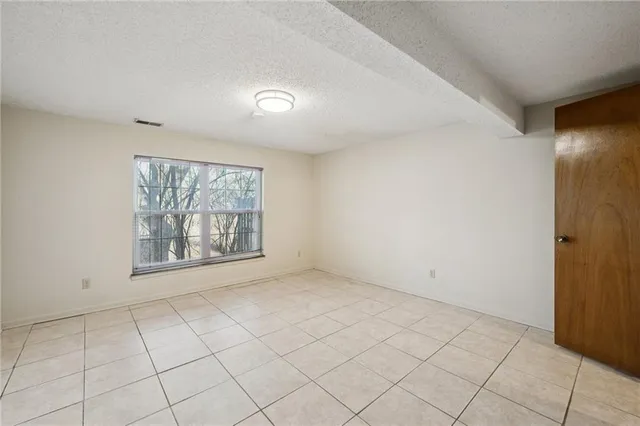 $230,000 | 7044 North Askew Avenue, Gladstone, MO 64119