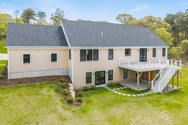 $2,095,000 | 92 Whiffletree Avenue, Brewster, MA 02631