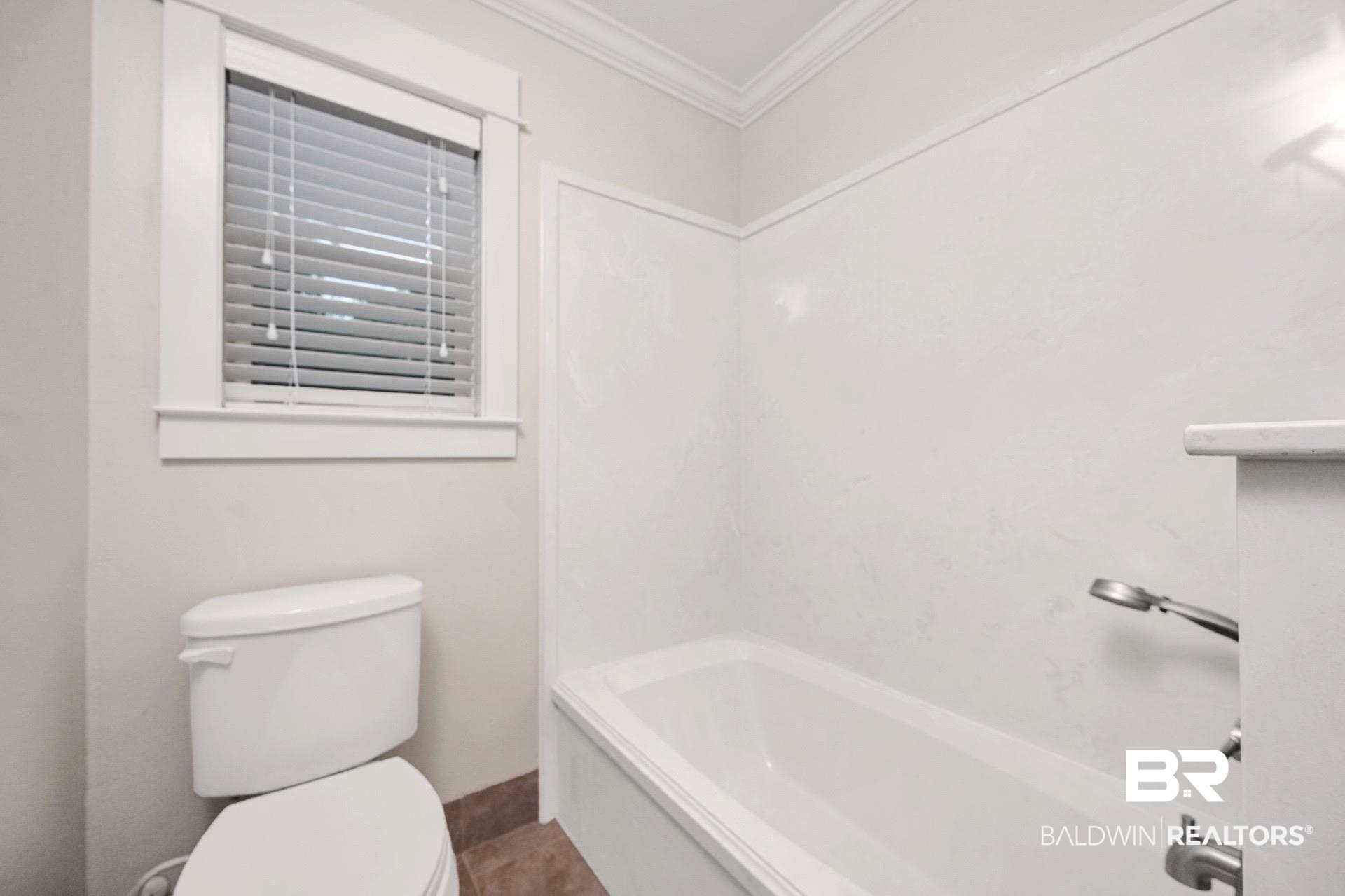 409 Rosa Avenue Fairhope, AL 36532 - Photo 25 of 31 full bathroom