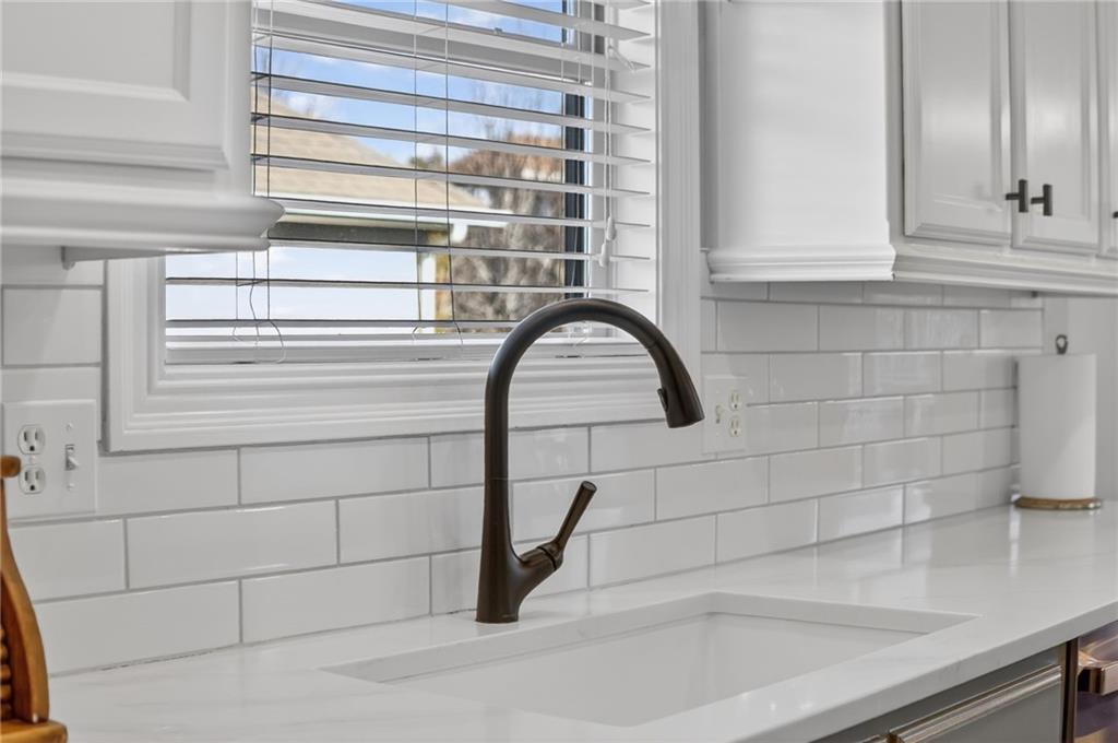 3701 North 153rd Street Basehor, KS 66007 - Photo 15 of 56