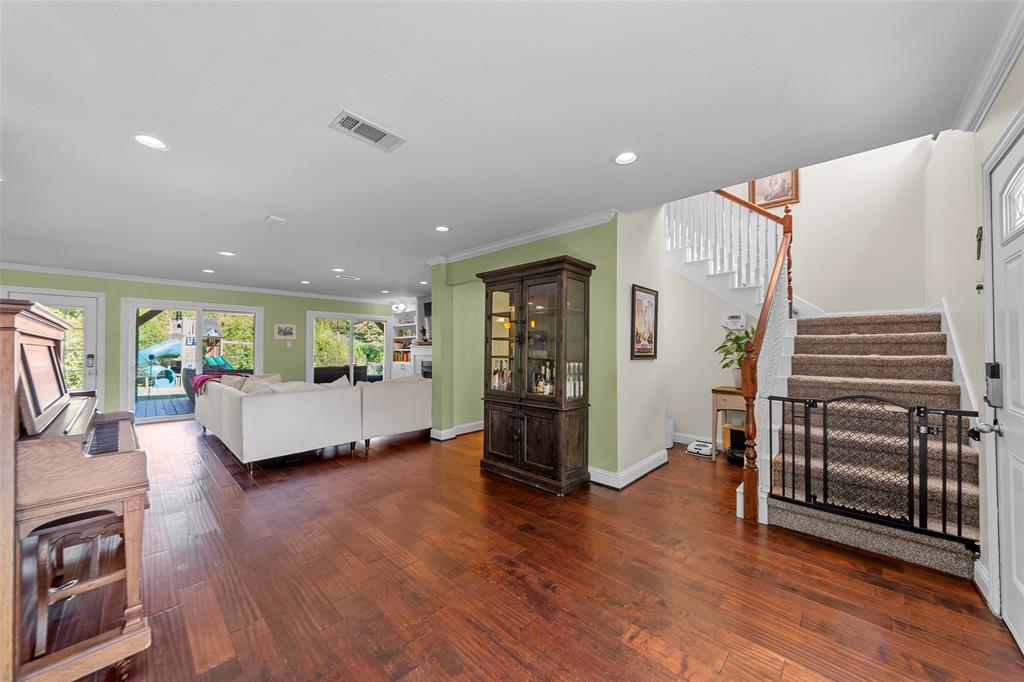 1112 Ridgeway Circle Richardson, TX 75080 - Photo 7 of 40