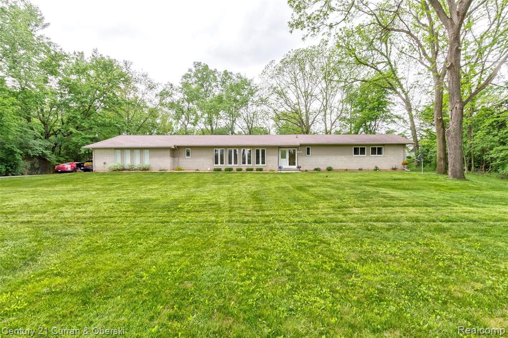 28735 Salem Road Farmington, MI 48334 - Photo 1 of 42