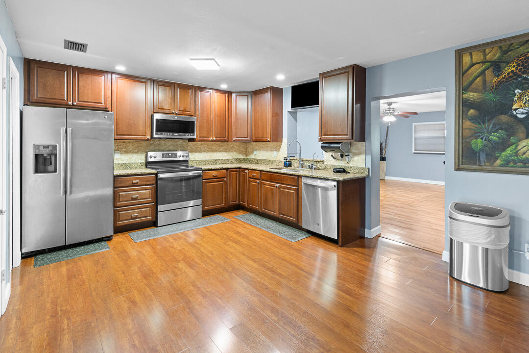 7406 Salerno Road Fort Pierce, FL 34951 - Photo 4 of 21 7406 Salerno Road-14