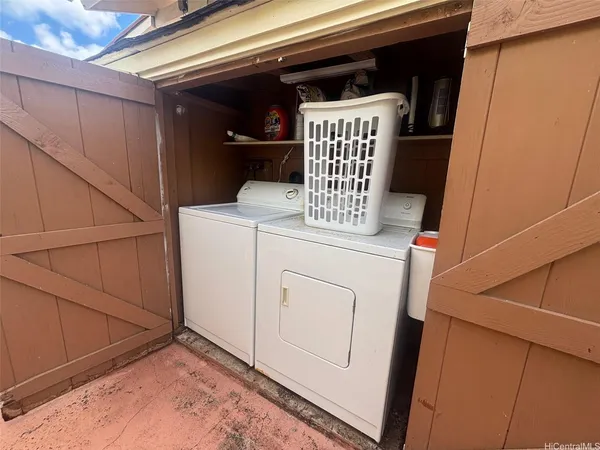 $2,300 | 5578 Pia Street, Honolulu, HI 96821