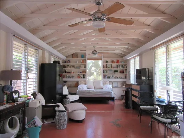 $2,300 | 5578 Pia Street, Honolulu, HI 96821