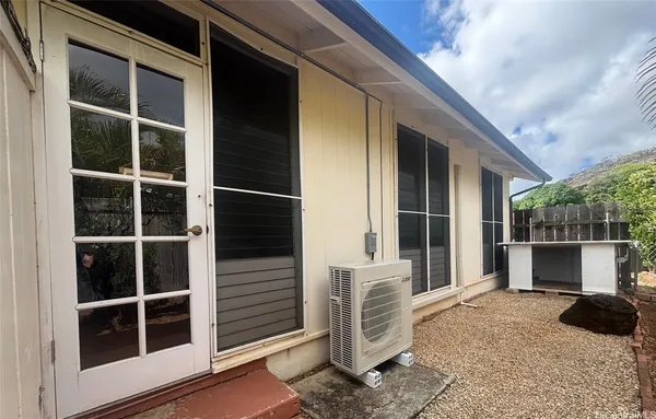 $2,300 | 5578 Pia Street, Honolulu, HI 96821