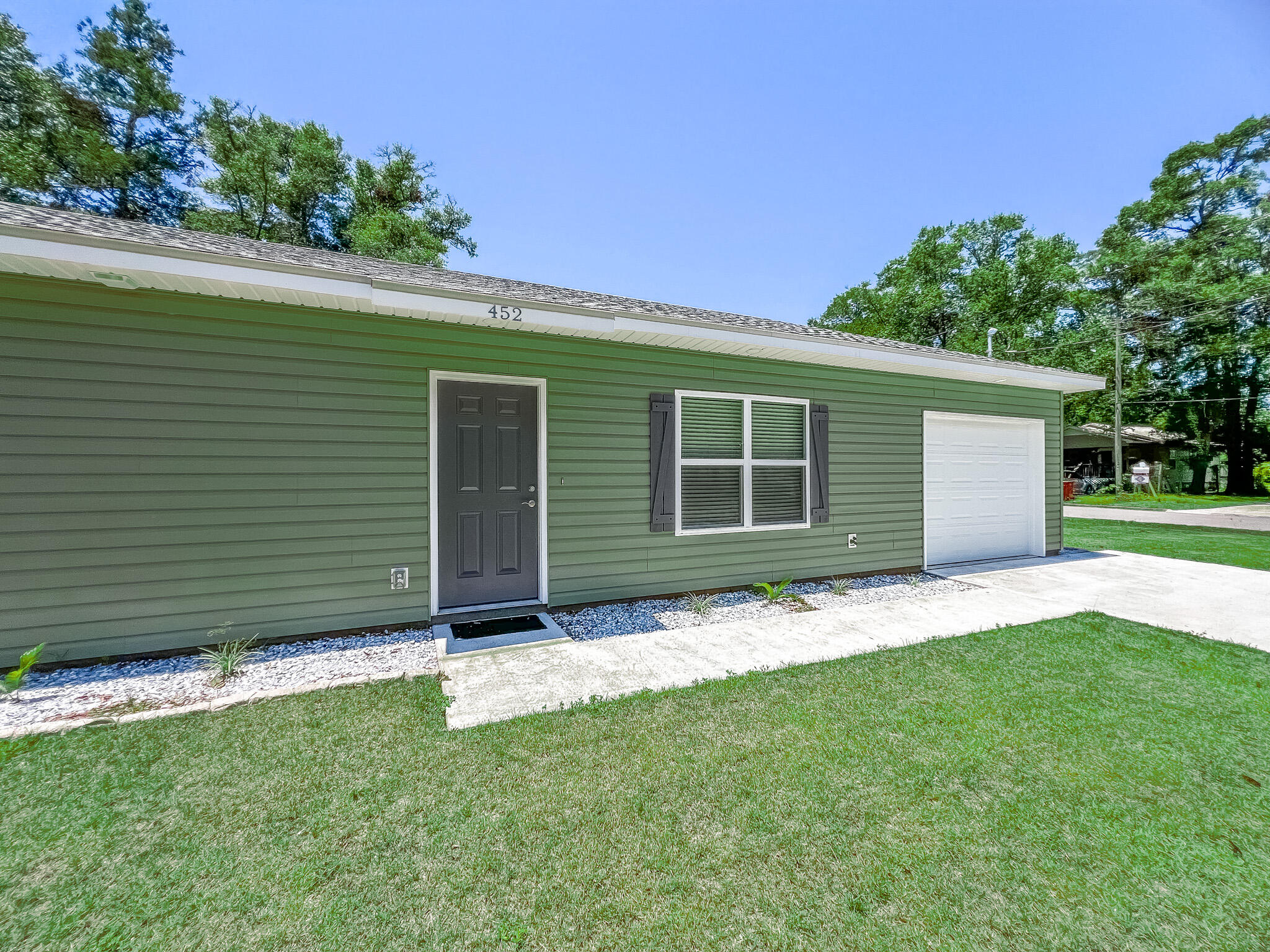 452 Amos Street Crestview, FL 32539 - Photo 3 of 34 IMG_6563