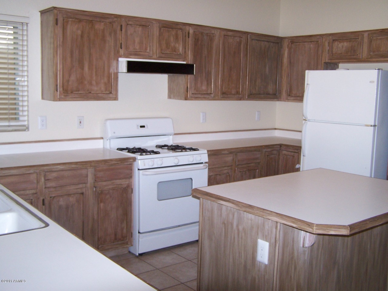 4128 East Frye Road Phoenix, AZ 85048 - Photo 2 of 5 Open Island Kitchen
