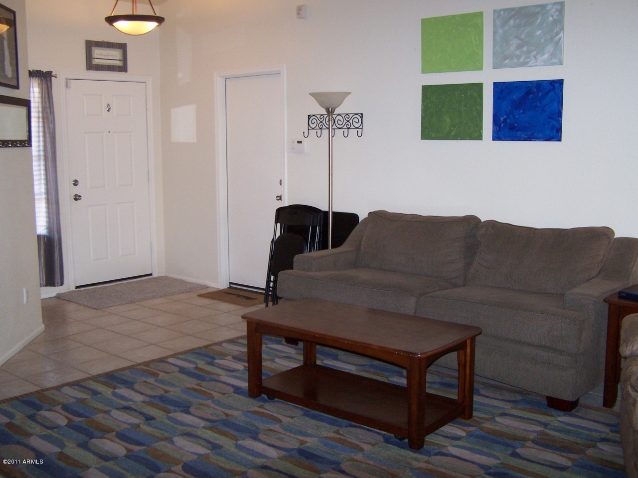4128 East Frye Road Phoenix, AZ 85048 - Photo 4 of 5 Spacious Great Room with Tile Floors