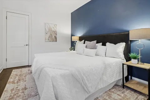 $440,000 | 2617 West Leland Avenue, Unit 1, Chicago, IL 60625