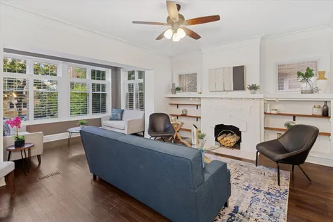 $440,000 | 2617 West Leland Avenue, Unit 1, Chicago, IL 60625