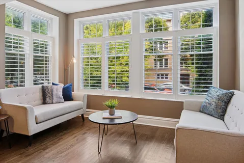 $440,000 | 2617 West Leland Avenue, Unit 1, Chicago, IL 60625