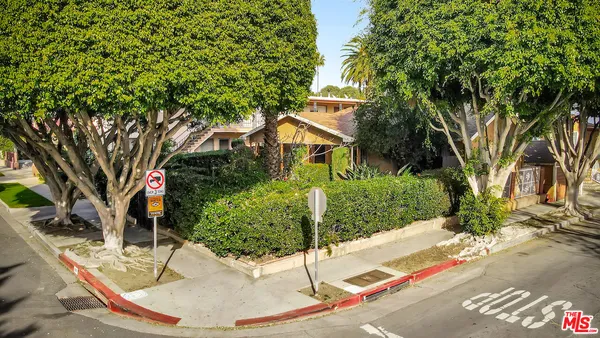 a view of a house with street