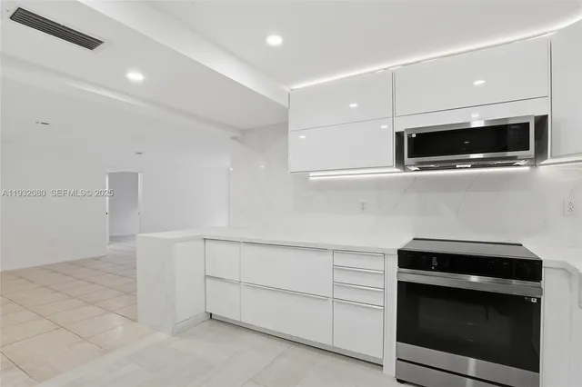 $5,000 | 101 Ocean Ln Drive, Unit 108, Key Biscayne, FL 33149