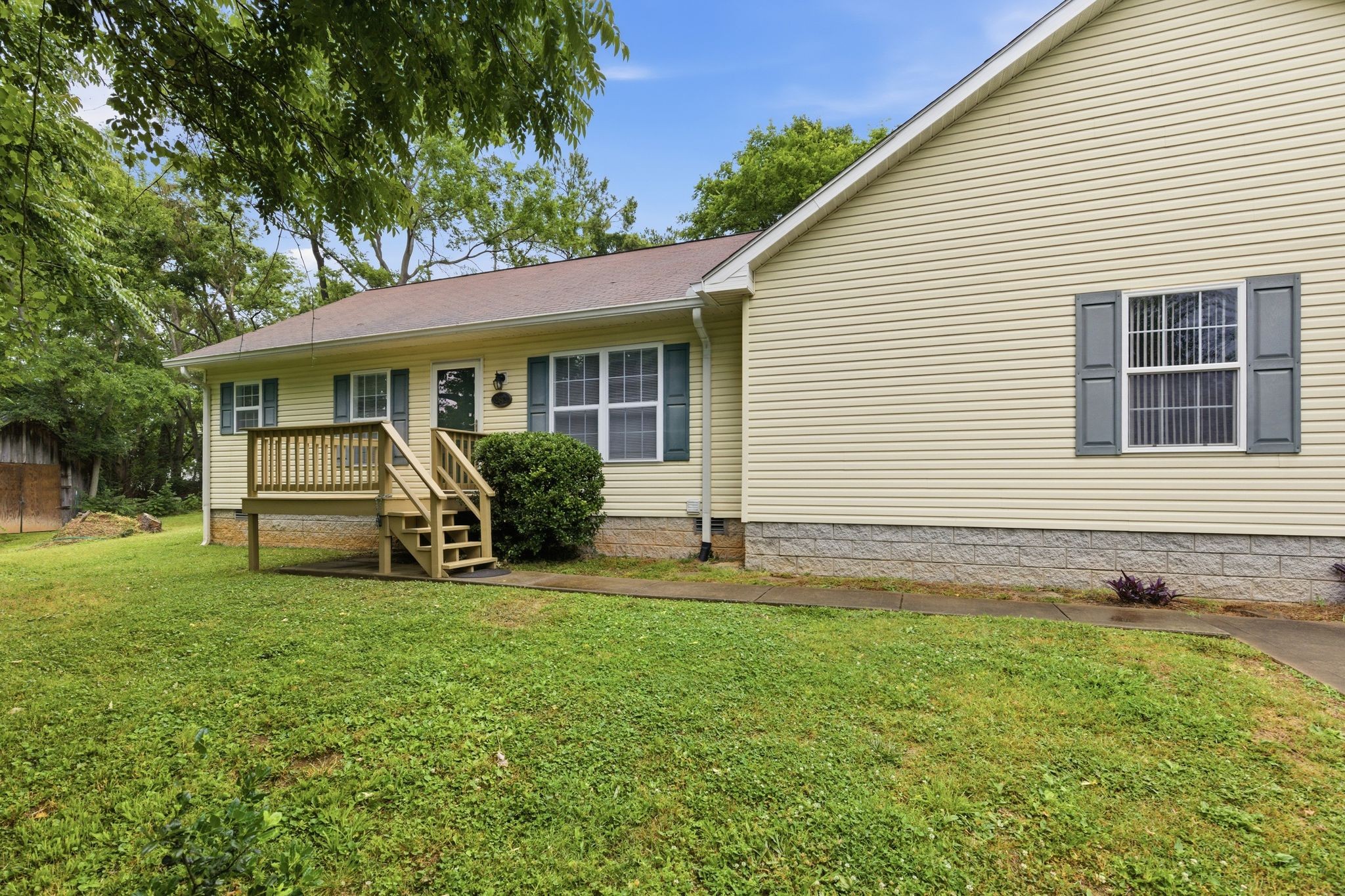 2642 Hibbitts Road Nashville, TN 37214 - Photo 5 of 29 a view of a house with a yard and plants