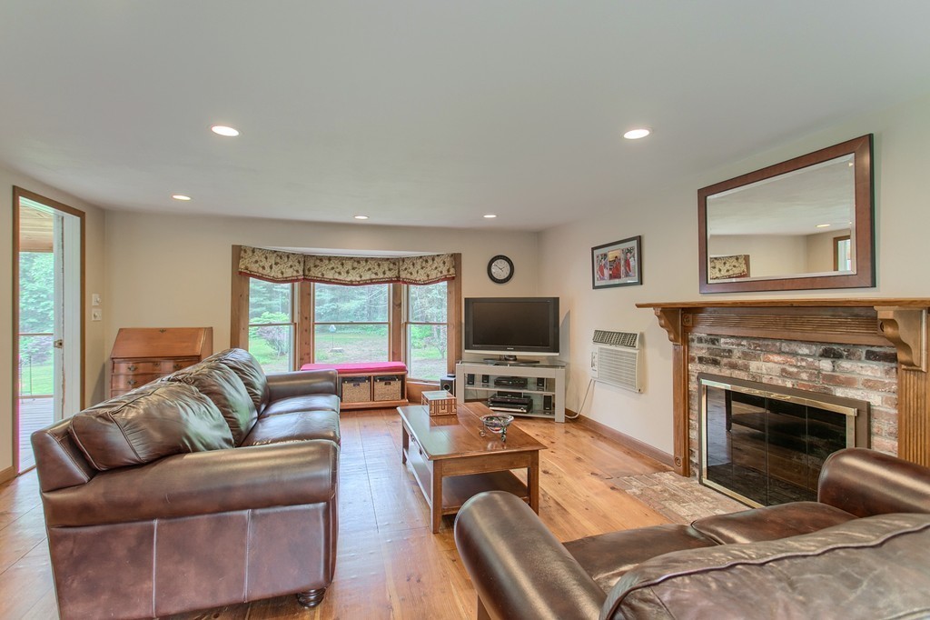239 Hoyts Wharf Road Groton, MA 01450 - Photo 8 of 26 Gallery Image 8