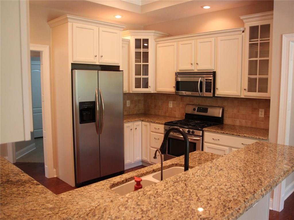 6104 Hickory Road Indianapolis, IN 46259 - Photo 9 of 24