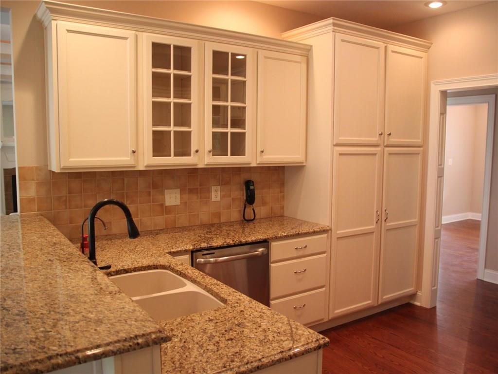 6104 Hickory Road Indianapolis, IN 46259 - Photo 10 of 24