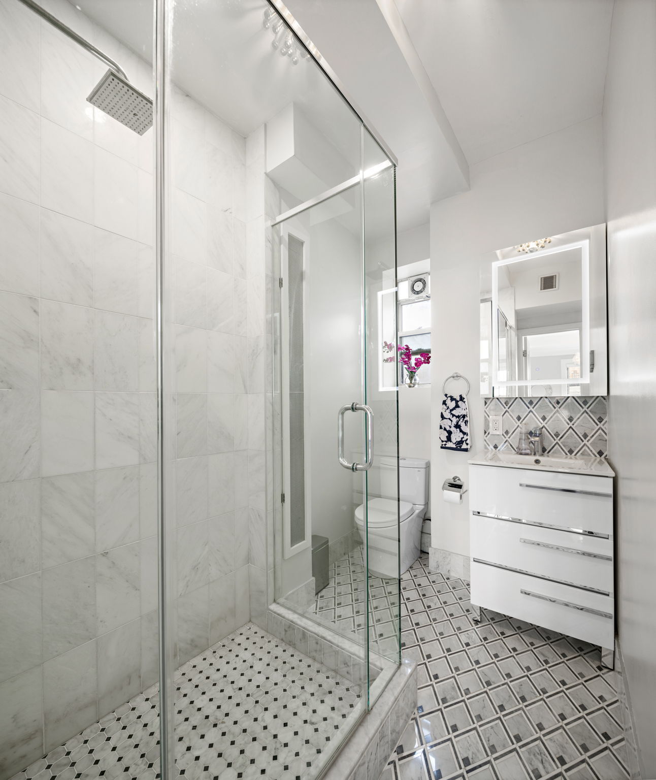 10 West 86th Street, Unit PH15A Manhattan, NY 10024 - Photo 11 of 34 a bathroom with a shower