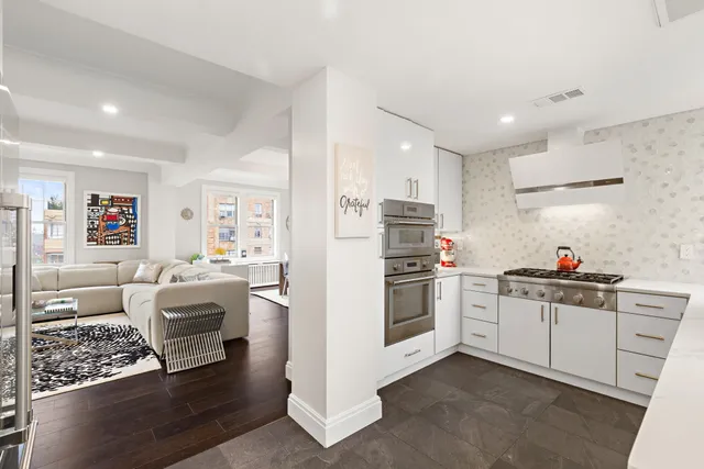 $3,500,000 | 10 West 86th Street, Unit PH15A | Upper West Side