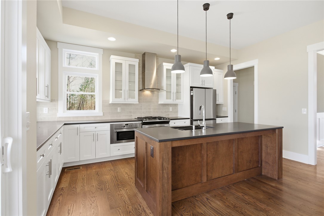 401 Promontory Ridge Seneca, SC 29672 - Photo 8 of 28 Kitchen
